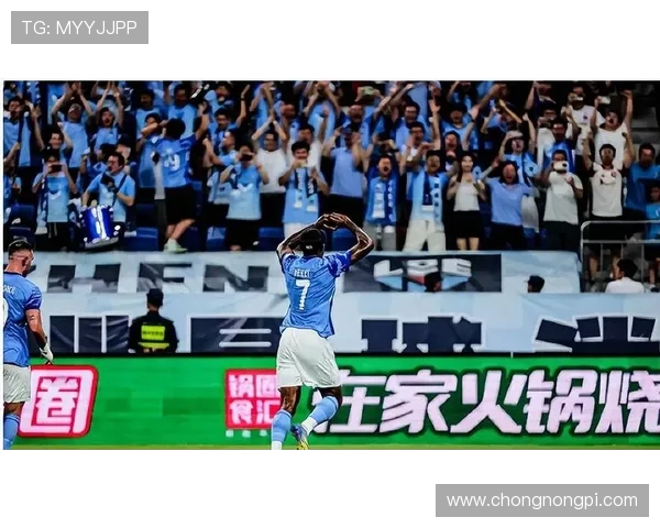 新鹏城主场2-0梅州 韦斯利双响杨超声进球被判无效 新鹏城主场2-0梅州 韦斯利双响杨超声进球被判无效