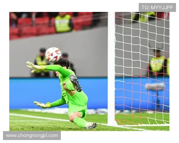 拉亚凭借卓越扑救与精湛脚下技术跻身世界顶级门将行列